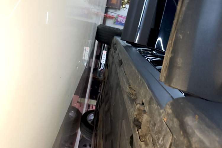 Used Mercedes-Benz GLB 2023 GLB 220 Sport Edition Right Side Sill