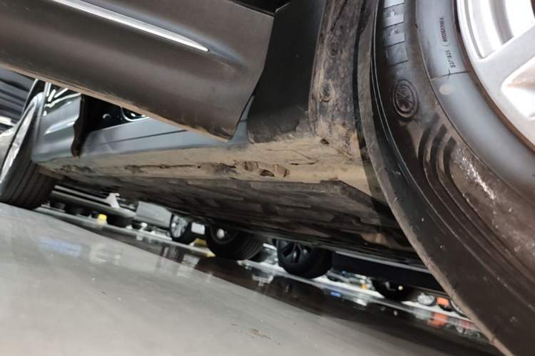 Used Mercedes-Benz GLB 2023 GLB 220 Sport Edition Right Side Sill