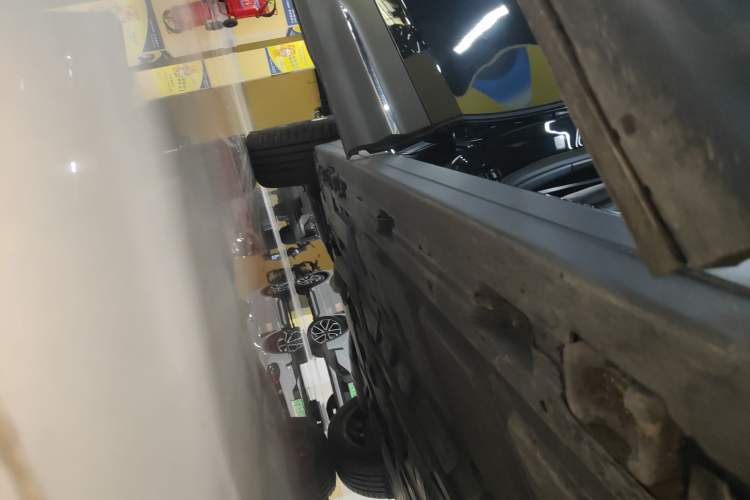 Used Mercedes-Benz GLB 2023 GLB 220 Fashion Model Right Side Sill