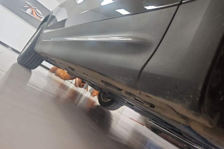 Used Mercedes-Benz GLB 2023 GLB 220 Sport Edition Right Side Sill