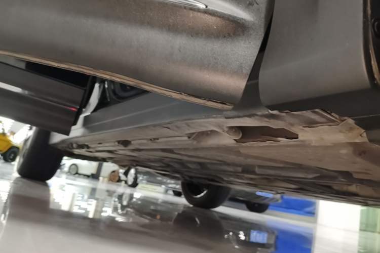 Used Mercedes-Benz GLB 2023 GLB 220 Fashion Model Right Side Sill