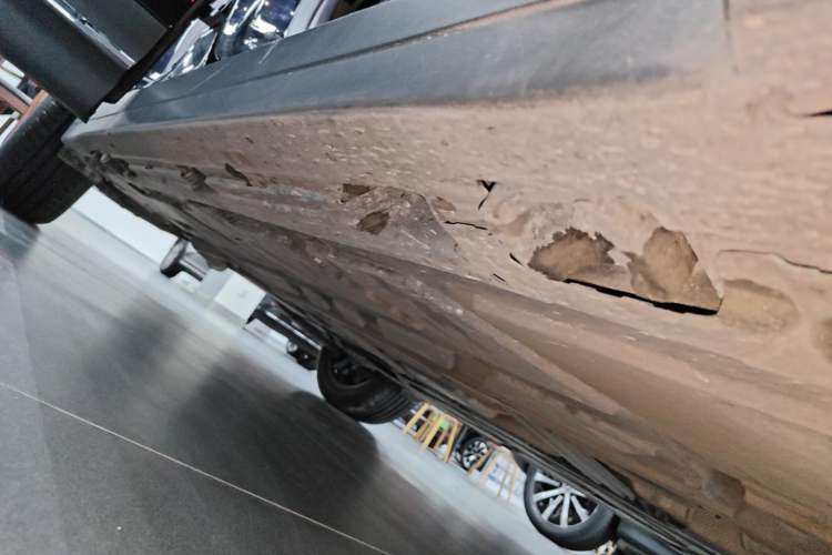Used Mercedes-Benz GLB 2023 GLB 220 Fashion Model Right Side Sill