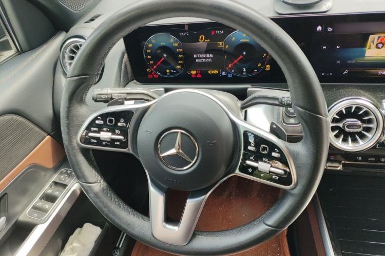 Used Mercedes-Benz GLB 2023 GLB 220 4MATIC Steering Wheel