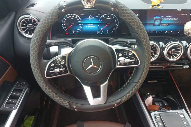 Used Mercedes-Benz GLB 2023 GLB 220 Sport Edition Steering Wheel