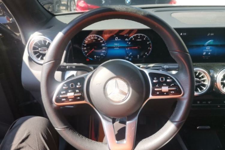 Used Mercedes-Benz GLB 2023 GLB 220 Sport Edition Steering Wheel