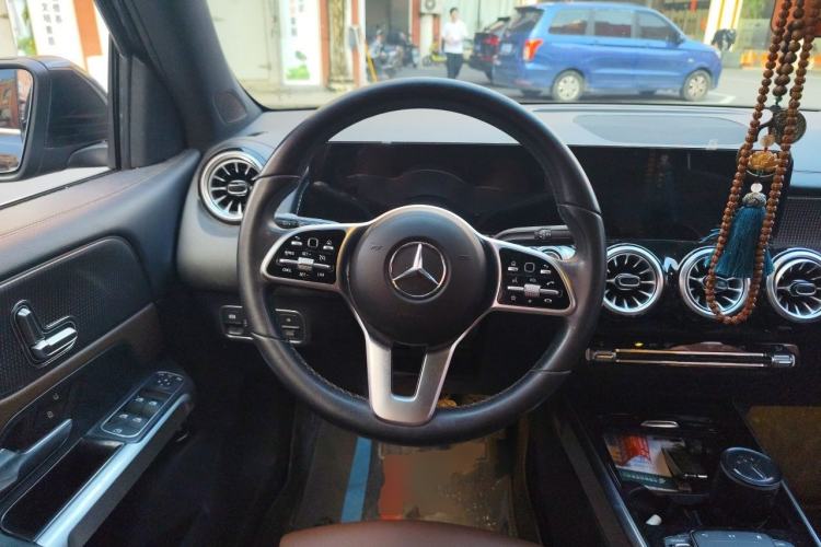 Used Mercedes-Benz GLB 2023 GLB 220 Sport Edition Steering Wheel