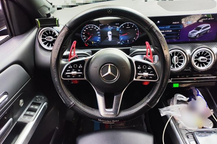 Used Mercedes-Benz GLB 2023 GLB 200 Dynamic Edition Steering Wheel