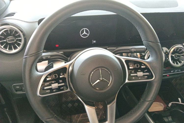 Used Mercedes-Benz GLB 2023 GLB 220 Sport Edition Steering Wheel