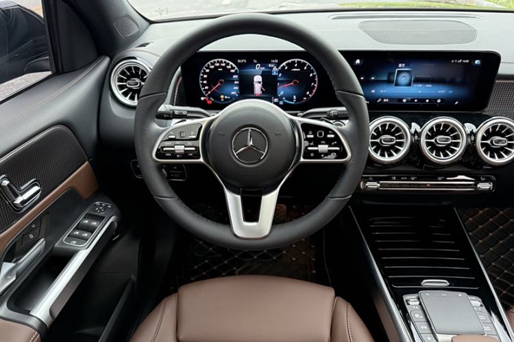 Used Mercedes-Benz GLB 2023 GLB 220 Sport Edition Steering Wheel