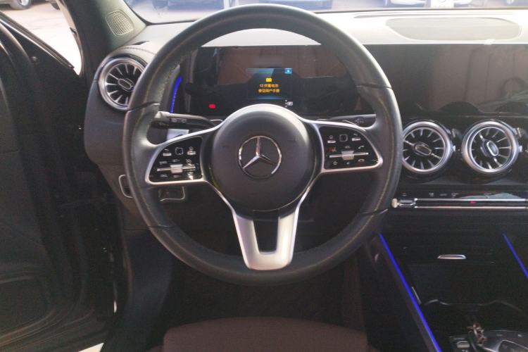 Used Mercedes-Benz GLB 2023 GLB 220 Sport Edition Steering Wheel