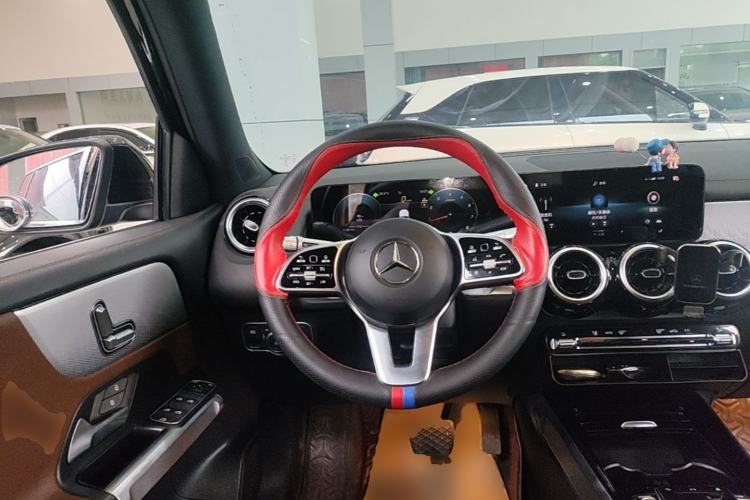 Used Mercedes-Benz GLB 2023 GLB 200 Dynamic Edition Steering Wheel