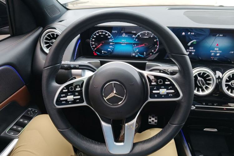 Used Mercedes-Benz GLB 2023 GLB 220 Sport Edition Steering Wheel