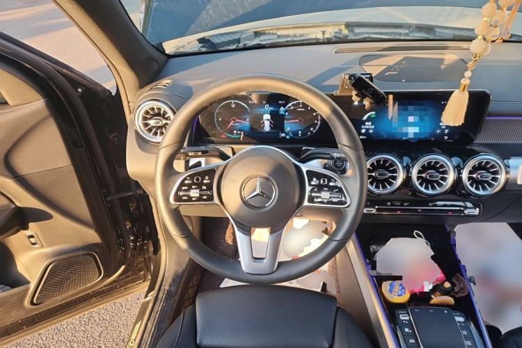 Used Mercedes-Benz GLB 2023 GLB 220 Sport Edition Steering Wheel