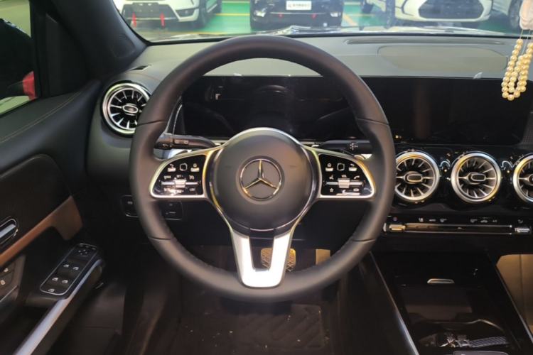 Used Mercedes-Benz GLB 2023 GLB 220 Sport Edition Steering Wheel