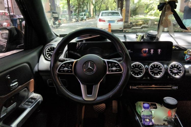 Used Mercedes-Benz GLB 2023 GLB 220 Sport Edition Steering Wheel