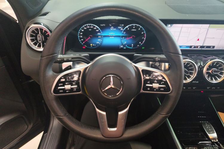 Used Mercedes-Benz GLB 2023 GLB 220 Sport Edition Steering Wheel