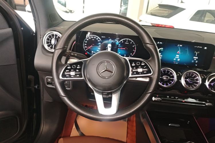 Used Mercedes-Benz GLB 2023 GLB 220 Sport Edition Steering Wheel