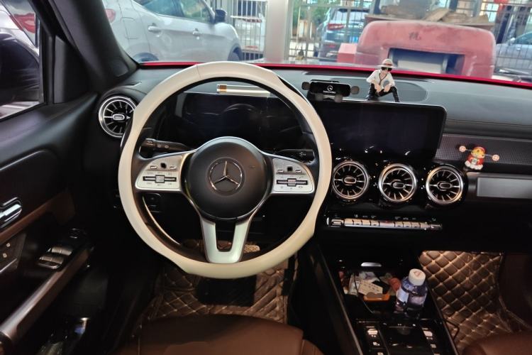 Used Mercedes-Benz GLB 2023 GLB 220 Sport Edition Steering Wheel