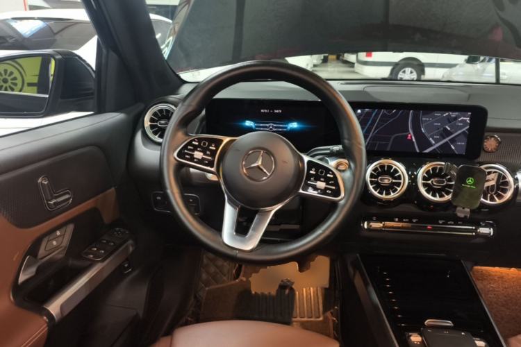 Used Mercedes-Benz GLB 2023 GLB 220 Sport Edition Steering Wheel
