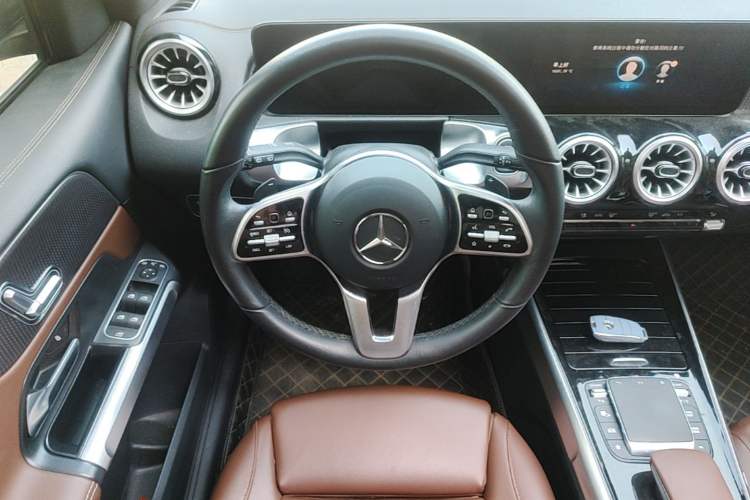 Used Mercedes-Benz GLB 2023 GLB 220 Sport Edition Steering Wheel