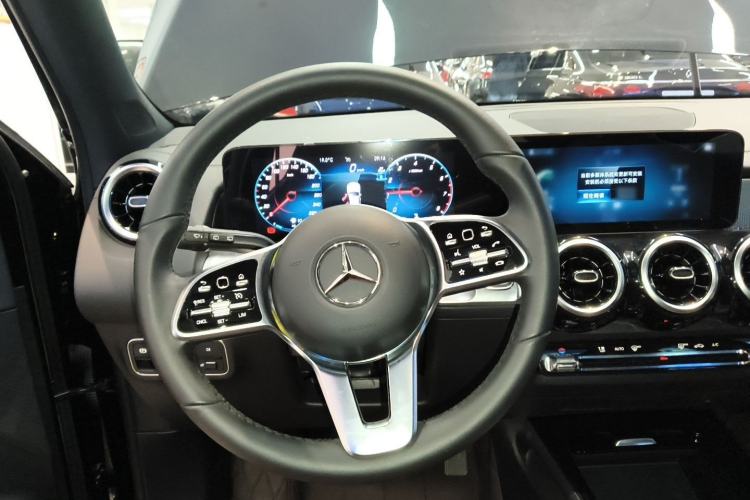 Used Mercedes-Benz GLB 2023 GLB 200 Dynamic Edition Steering Wheel
