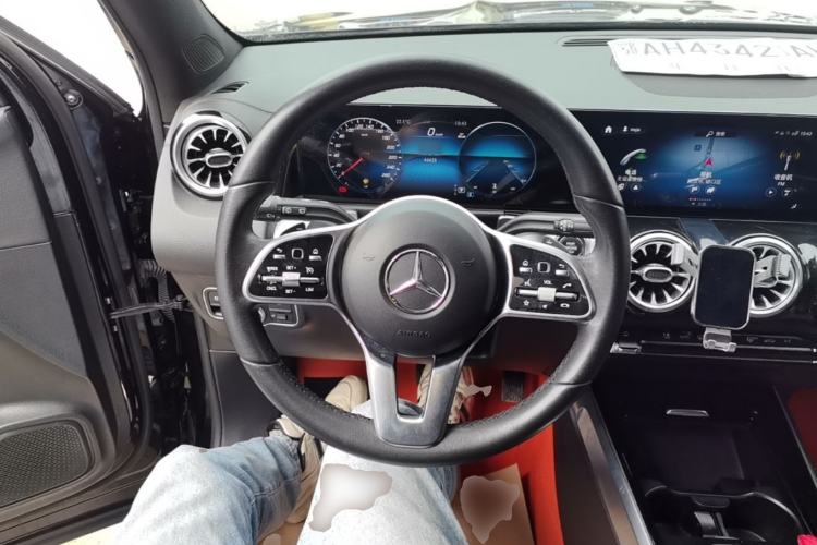 Used Mercedes-Benz GLB 2023 Refreshed GLB 200 Dynamic Edition Steering Wheel