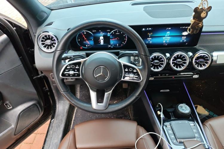 Used Mercedes-Benz GLB 2023 GLB 220 Sport Edition Steering Wheel