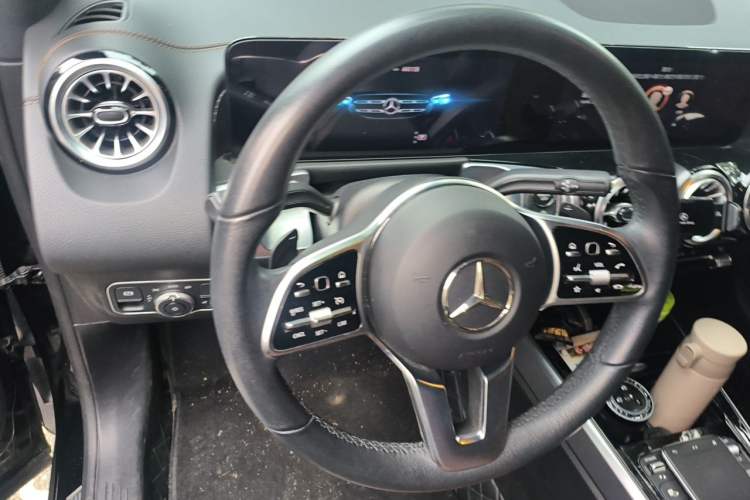 Used Mercedes-Benz GLB 2023 GLB 200 Fashion Model Steering Wheel