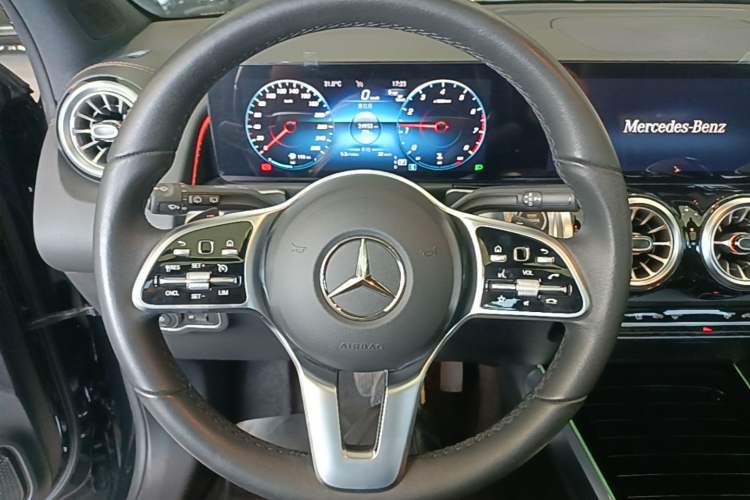 Used Mercedes-Benz GLB 2023 GLB 220 Fashion Model Steering Wheel