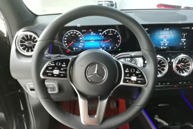 Used Mercedes-Benz GLB 2023 GLB 220 Sport Edition Steering Wheel