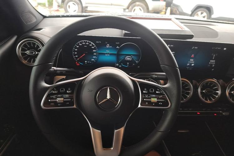 Used Mercedes-Benz GLB 2023 GLB 220 Sport Edition Steering Wheel