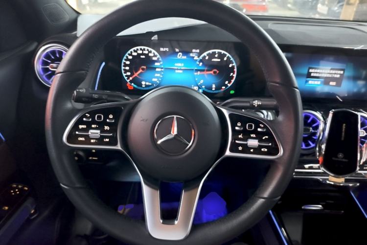 Used Mercedes-Benz GLB 2023 GLB 220 Sport Edition Steering Wheel