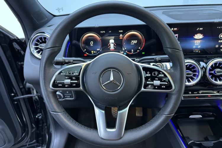 Used Mercedes-Benz GLB 2023 GLB 220 Sport Edition Steering Wheel