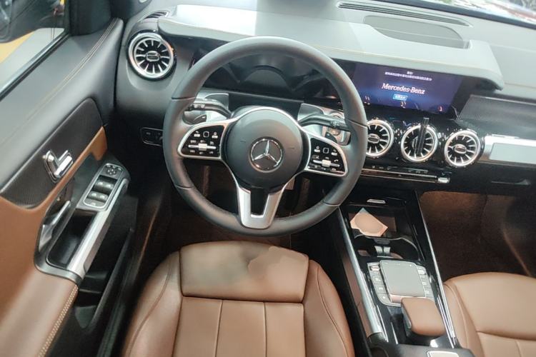 Used Mercedes-Benz GLB 2023 GLB 220 Sport Edition Steering Wheel