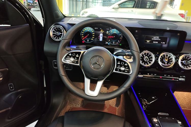 Used Mercedes-Benz GLB 2023 GLB 220 Sport Edition Steering Wheel