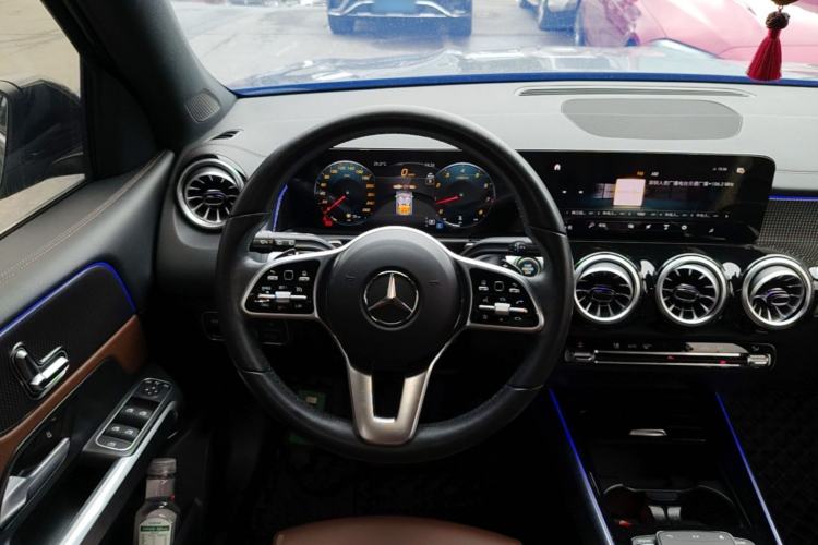 Used Mercedes-Benz GLB 2023 GLB 220 Sport Edition Steering Wheel