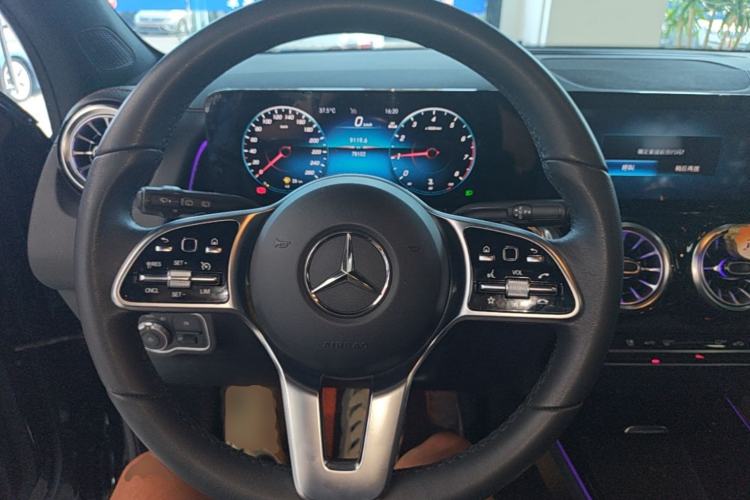 Used Mercedes-Benz GLB 2023 GLB 220 Sport Edition Steering Wheel