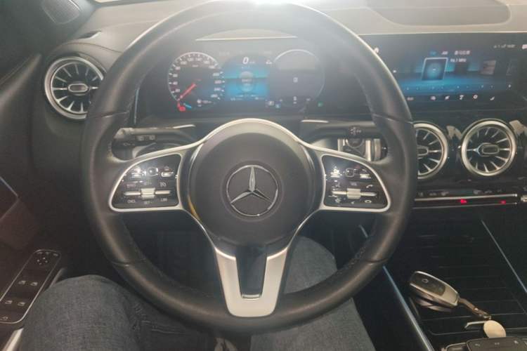 Used Mercedes-Benz GLB 2023 GLB 220 Sport Edition Steering Wheel