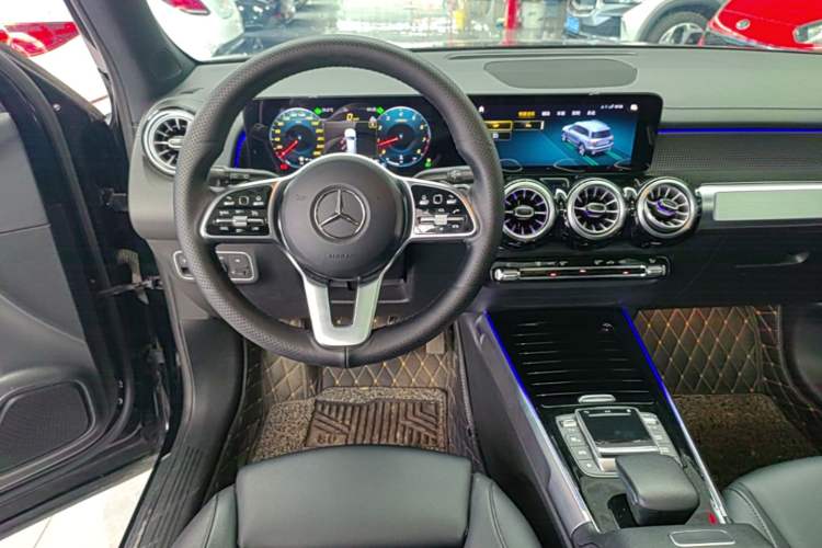 Used Mercedes-Benz GLB 2023 GLB 220 Sport Edition Steering Wheel