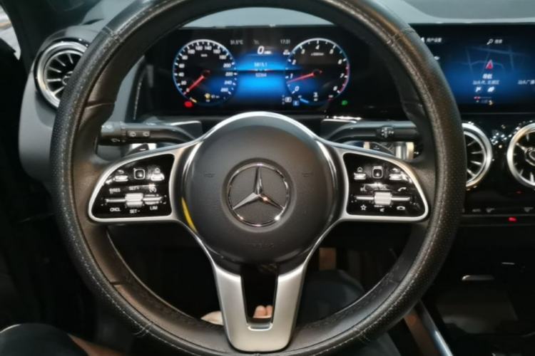 Used Mercedes-Benz GLB 2023 GLB 220 Sport Edition Steering Wheel