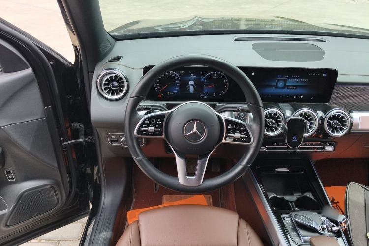 Used Mercedes-Benz GLB 2023 GLB 220 Sport Edition Steering Wheel