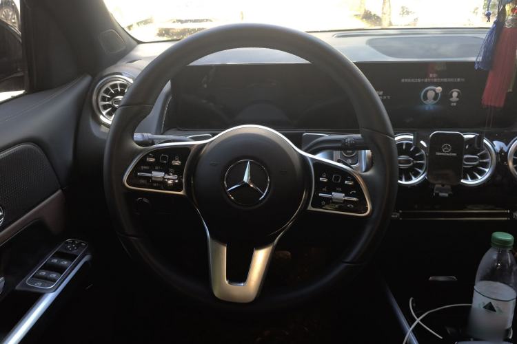 Used Mercedes-Benz GLB 2023 GLB 220 Sport Edition Steering Wheel