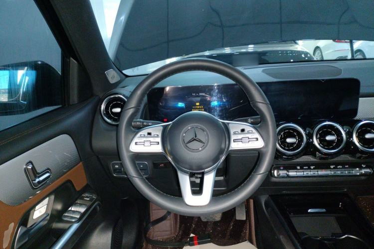 Used Mercedes-Benz GLB 2023 GLB 200 Dynamic Edition Steering Wheel