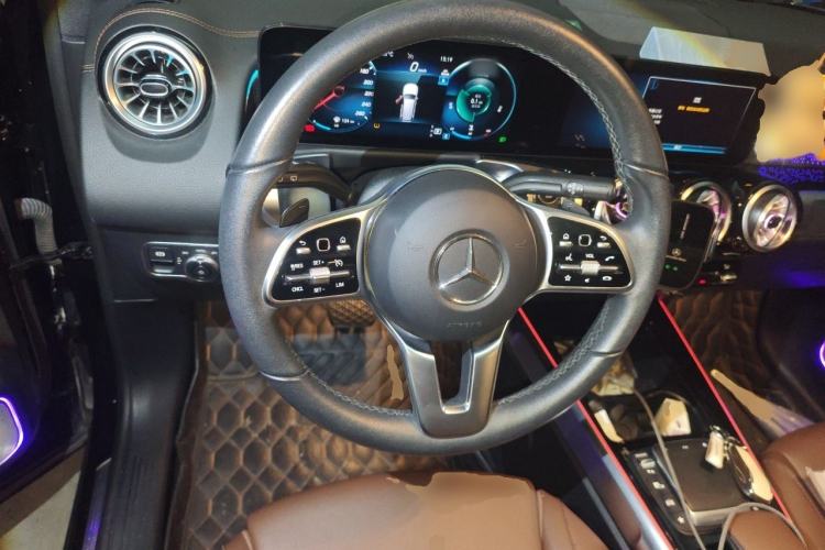 Used Mercedes-Benz GLB 2023 GLB 220 Sport Edition Steering Wheel