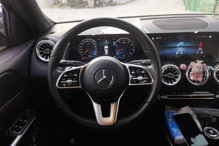 Used Mercedes-Benz GLB 2023 GLB 220 Sport Edition Steering Wheel