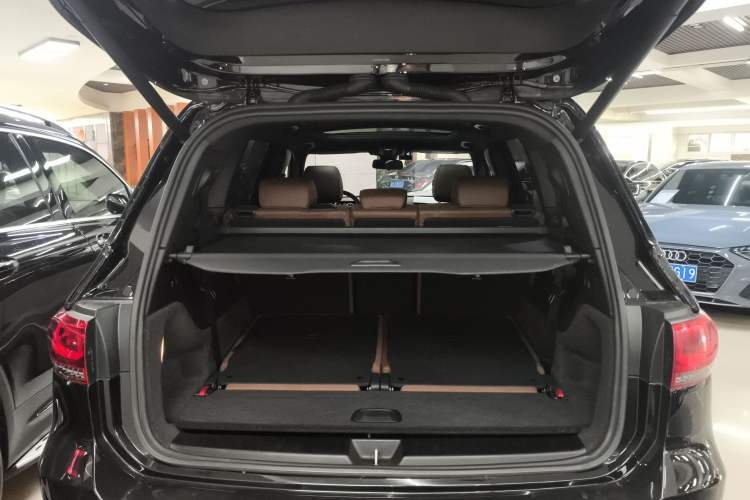 Used Mercedes-Benz GLB 2023 GLB 220 Fashion Model Trunk