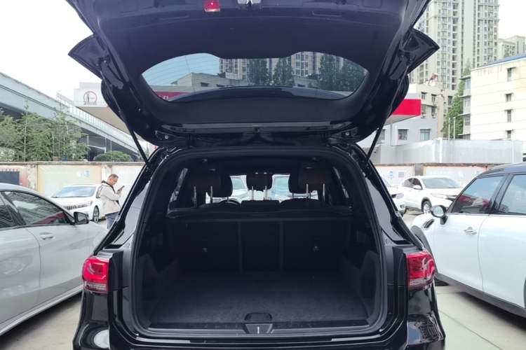 Used Mercedes-Benz GLB 2023 Refreshed GLB 200 Dynamic Edition Trunk