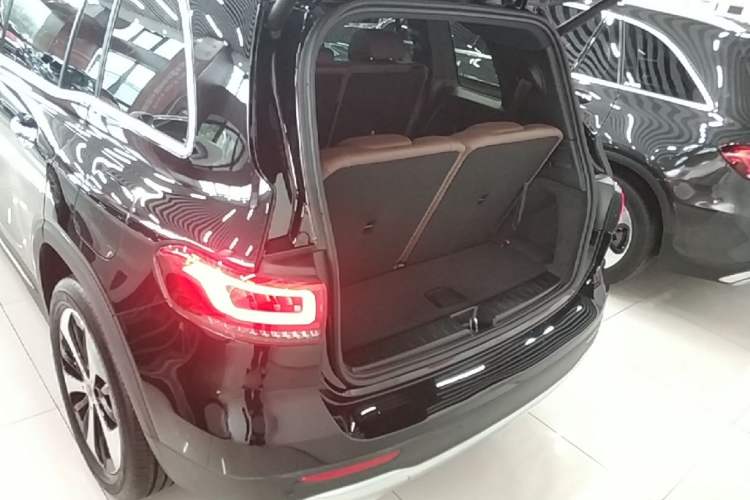 Used Mercedes-Benz GLB 2023 GLB 220 Fashion Model Trunk