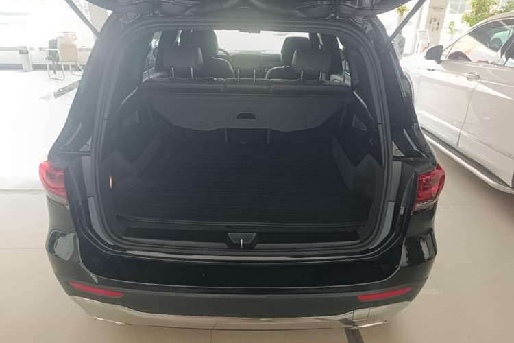 Used Mercedes-Benz GLB 2023 Refreshed GLB 200 Dynamic Edition Trunk