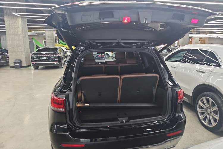 Used Mercedes-Benz GLB 2023 GLB 220 Fashion Model Trunk